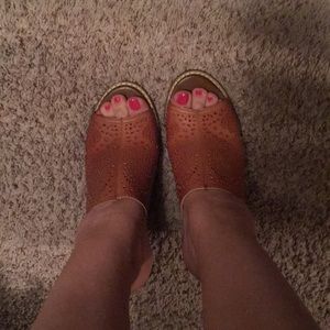 Cute shoes! Brand new. Never worn!